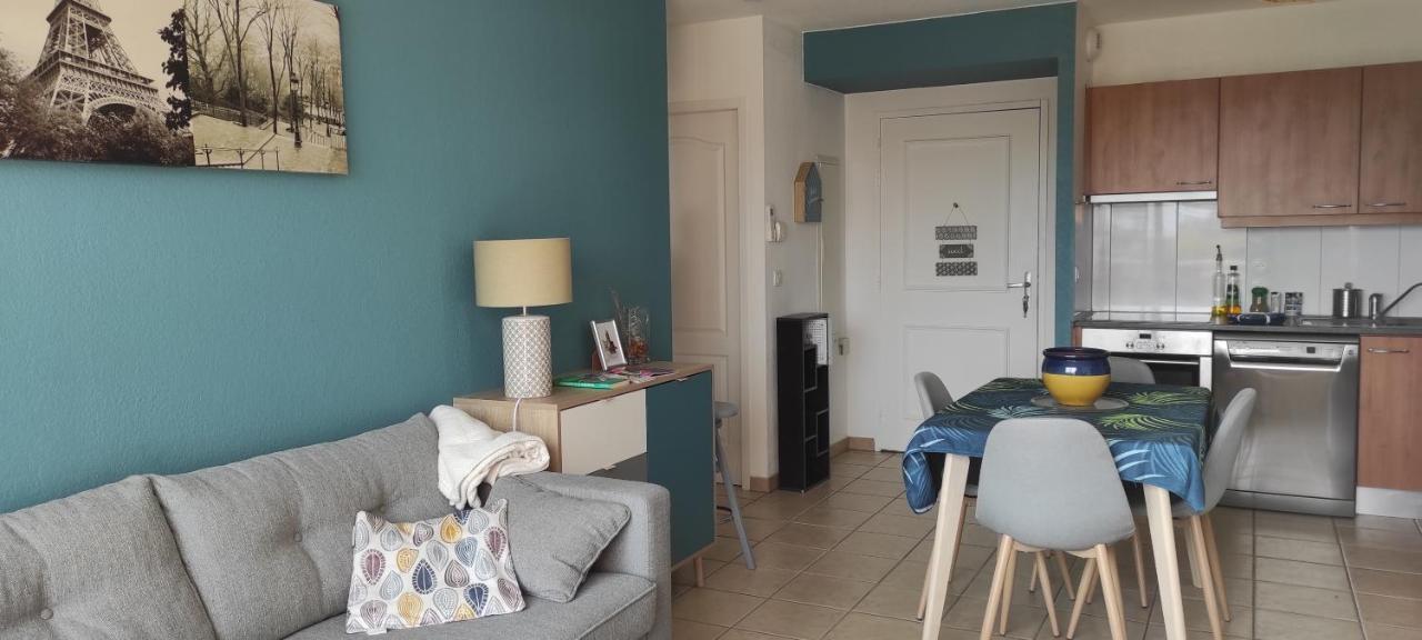 Appartement avec grande terrasse à 15 mn de la mer Saint-Estève Exterior foto