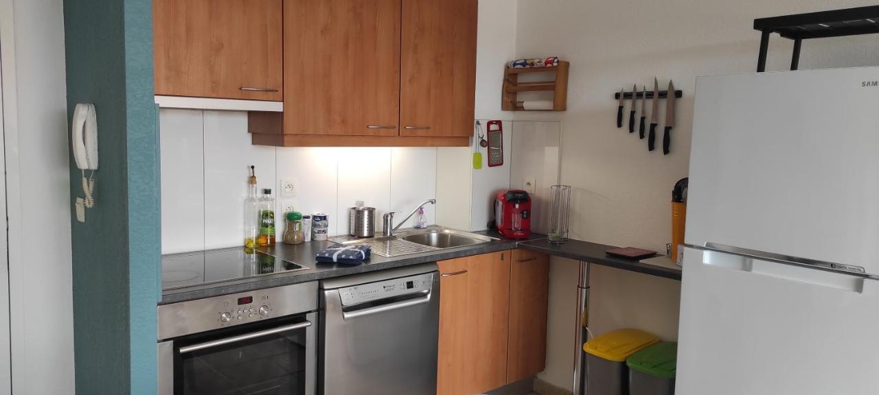 Appartement avec grande terrasse à 15 mn de la mer Saint-Estève Exterior foto